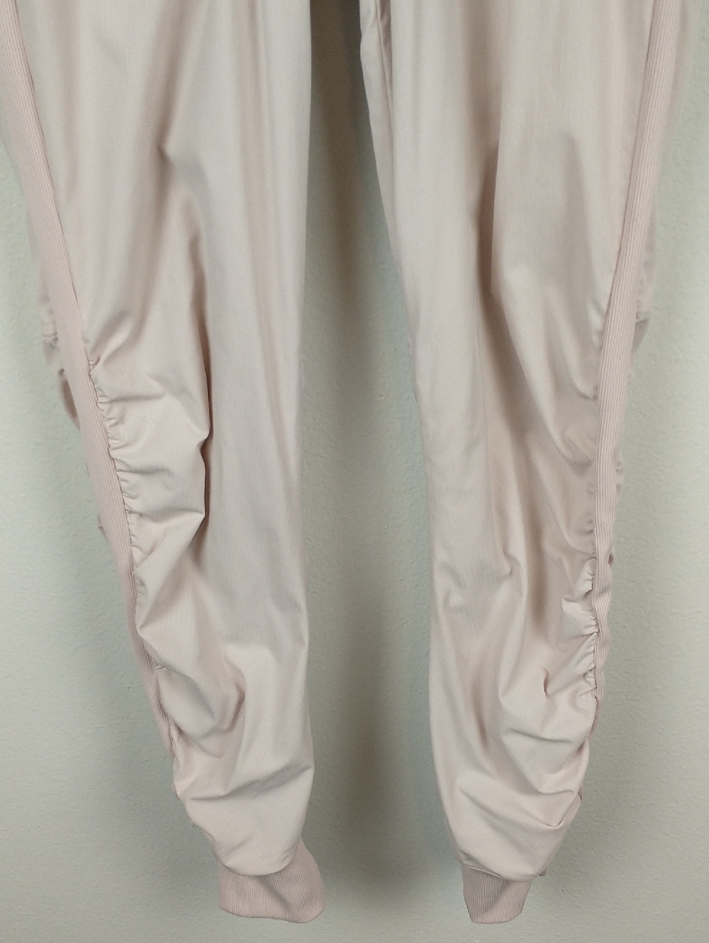 Lululemon Beyond the Studio Jogger Womens 4 Pink Mist - Picture 3 of 14